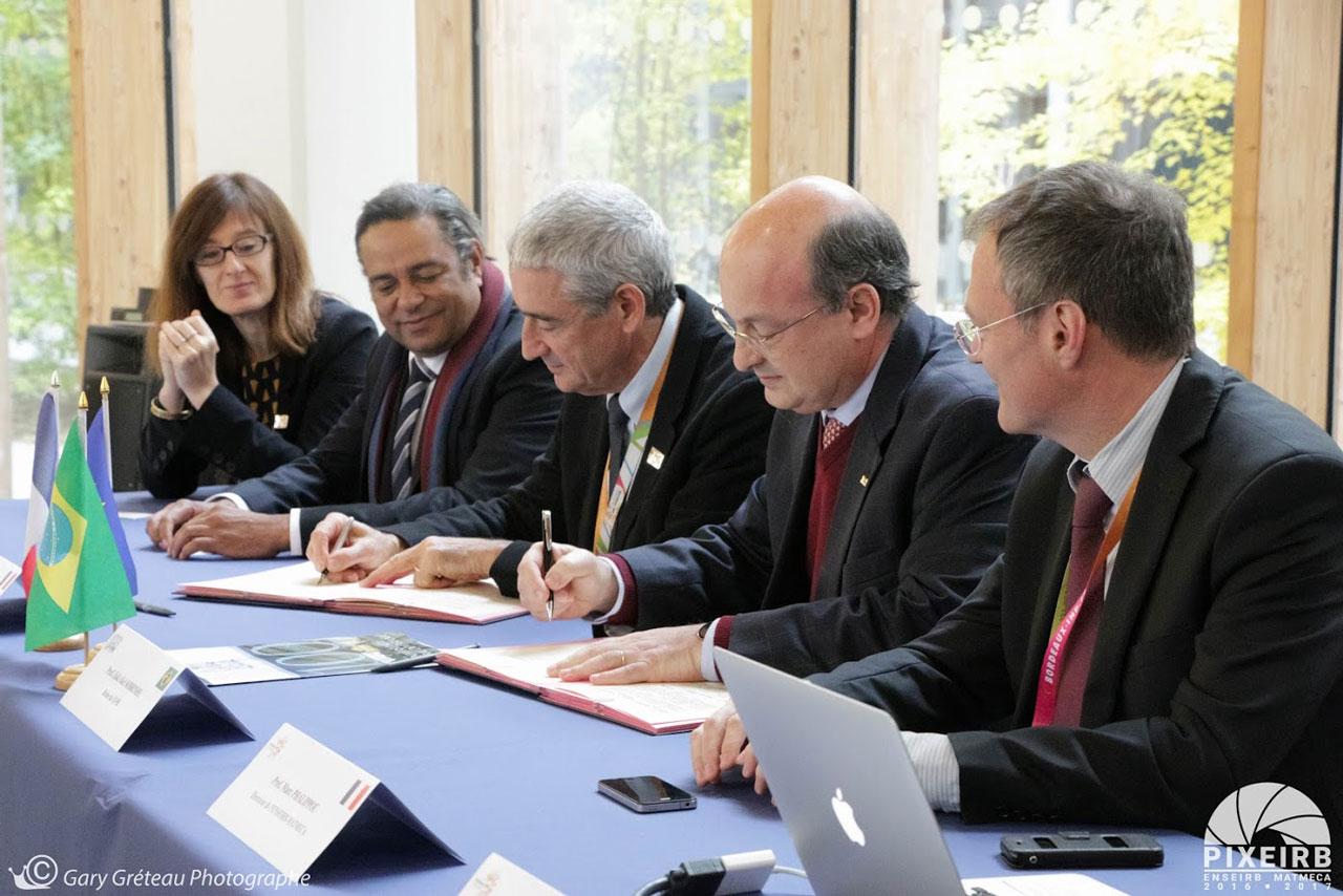 Signature d'un accord de Double-Diplôme entre l’UFPR (Brésil) et l’ENSEIRB-MATMECA