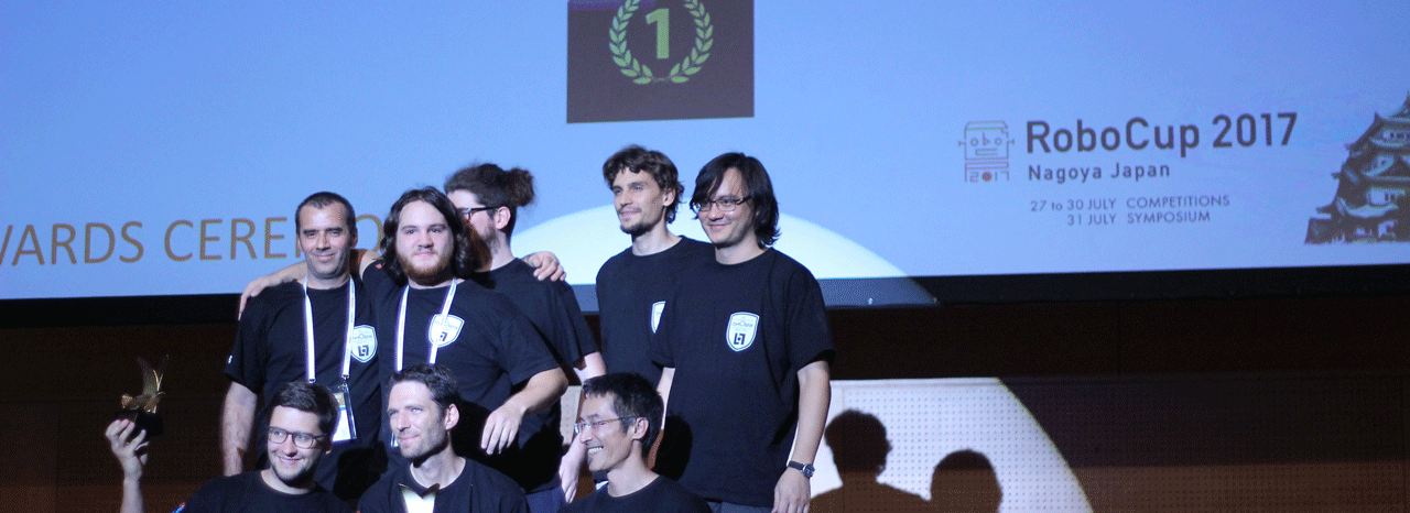 Rhoban, championne du monde de foot robotique ! Rhoban, championne du monde de foot robotique !
