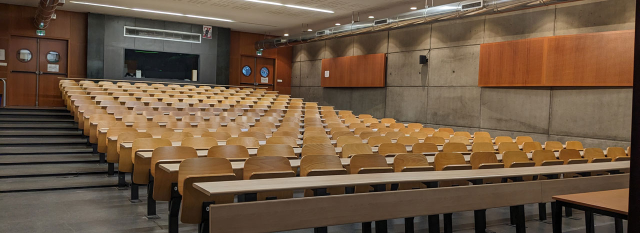 Amphithéâtre de 195 places Amphithéâtre de 195 places