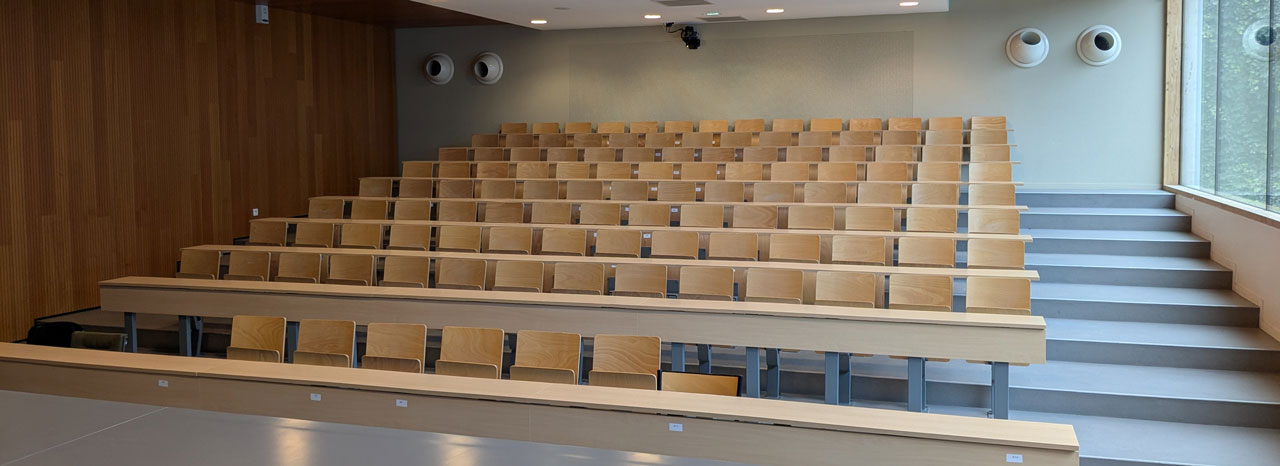 Amphithéâtre de 120 places Amphithéâtre de 120 places